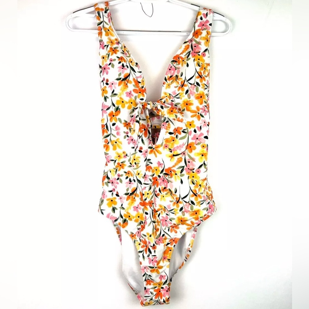 Jessica Simpson Womens Summer Dreaming One Piece Swimsuit Medium